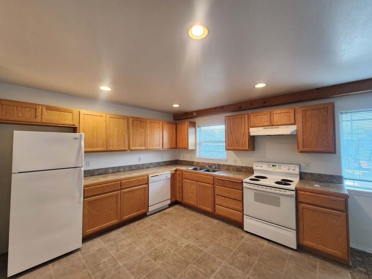 MF081- 213 SW 4th- Hegele