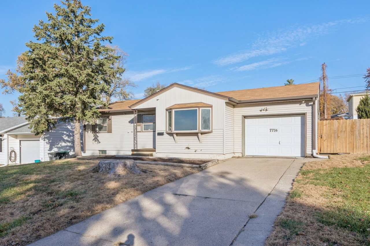 Comfortable Westside 3-Bedroom with Finished Basement!!