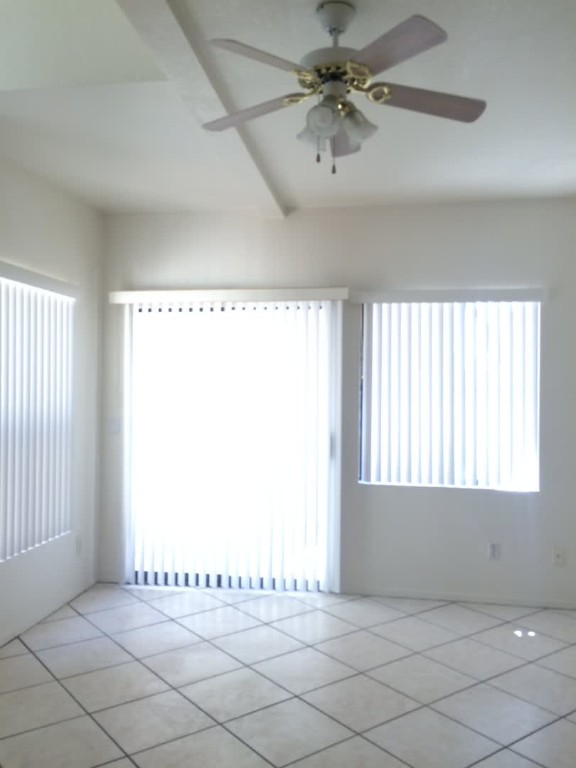 1 month free rent if rented before Christmas! 3 bedroom 2 bath Townhouse with loft in Chandler - AZ Avenue  Frye Rd