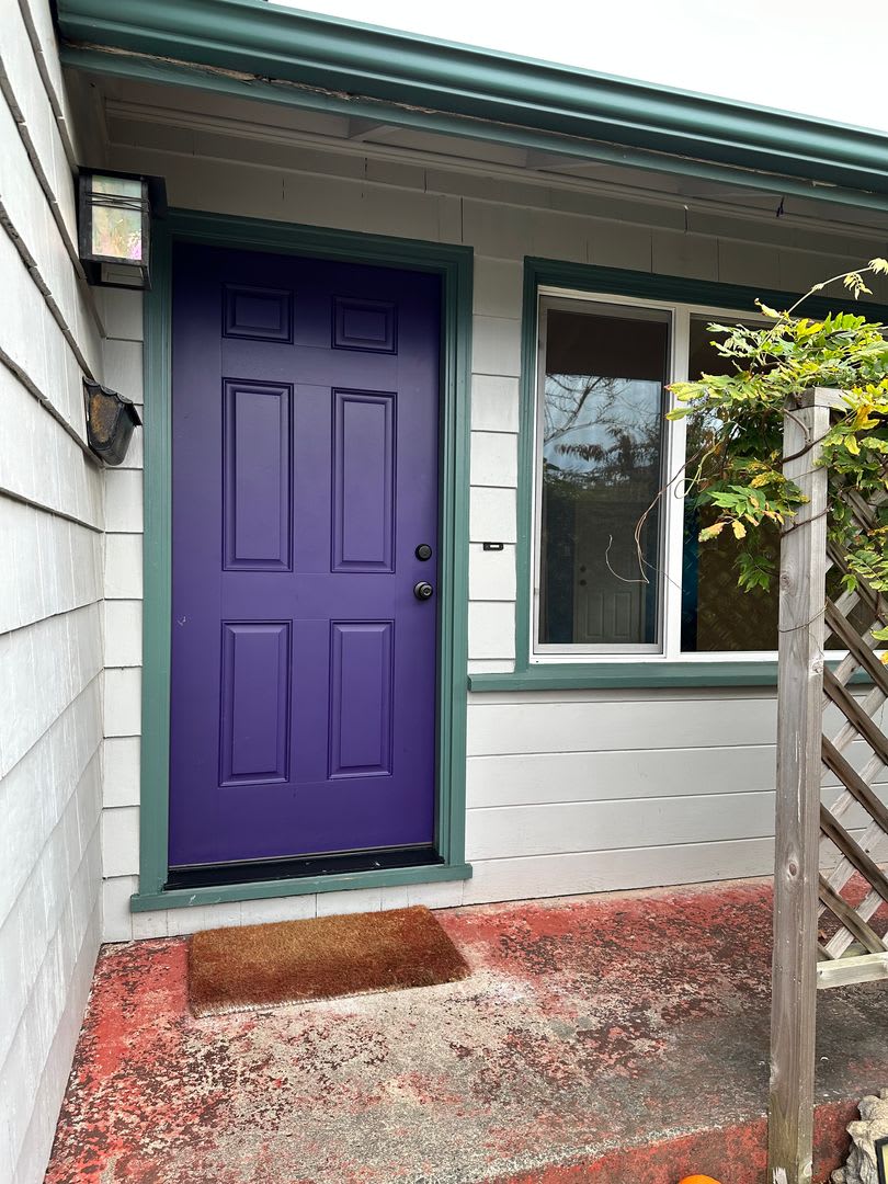 2 Bedroom/ 1 Bath House in Eureka, Single car Garage with Washer  Dryer included!!