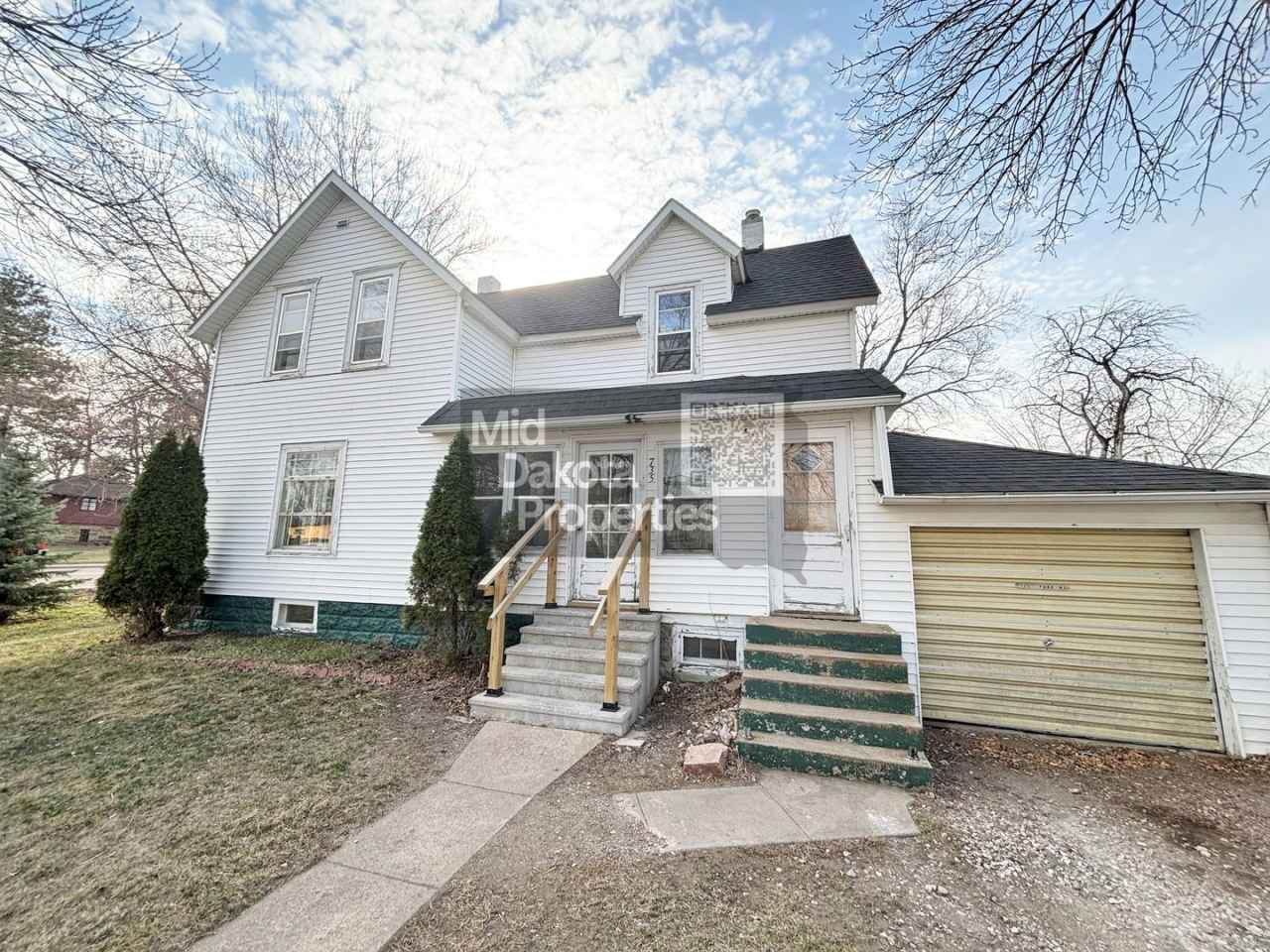 735 S Wisconsin- 5 bedroom, 2 bathroom house