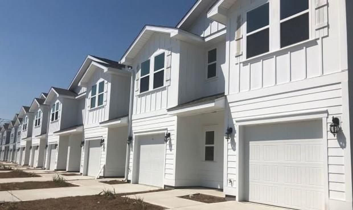 227 Sandhill Pines Dr