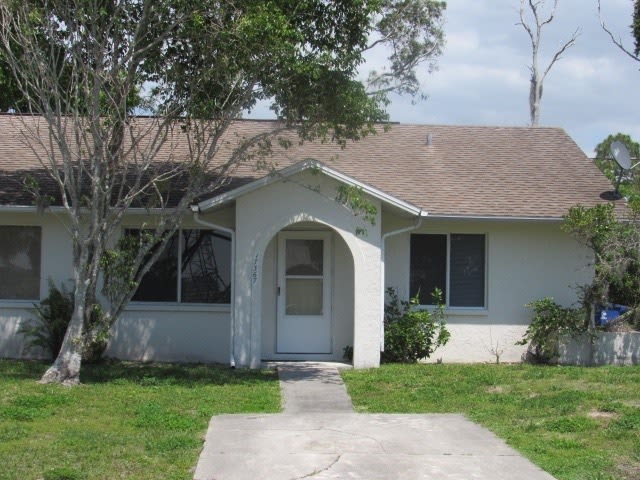 Lovely 2 Bedroom 1 Bathroom Duplex in San Carlos Area.