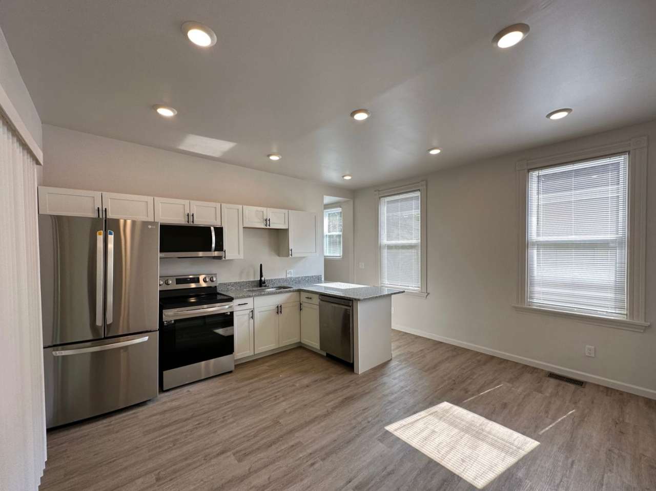 6 Bed/2 Bath w/Ample Parking Mins. from UC $750/pp ($4500/mo)!