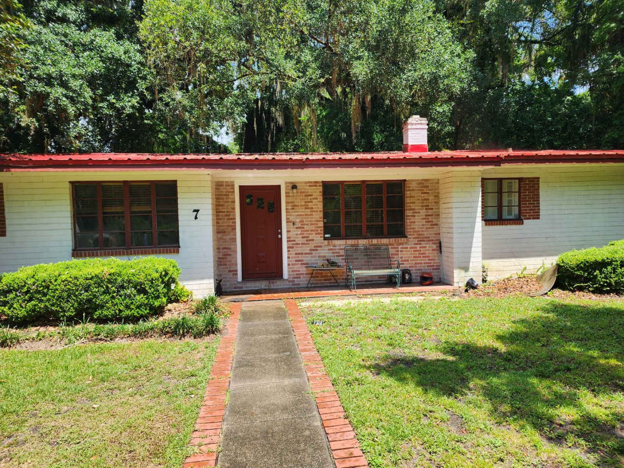 4 bedroom 2 bath near the University of Florida law school