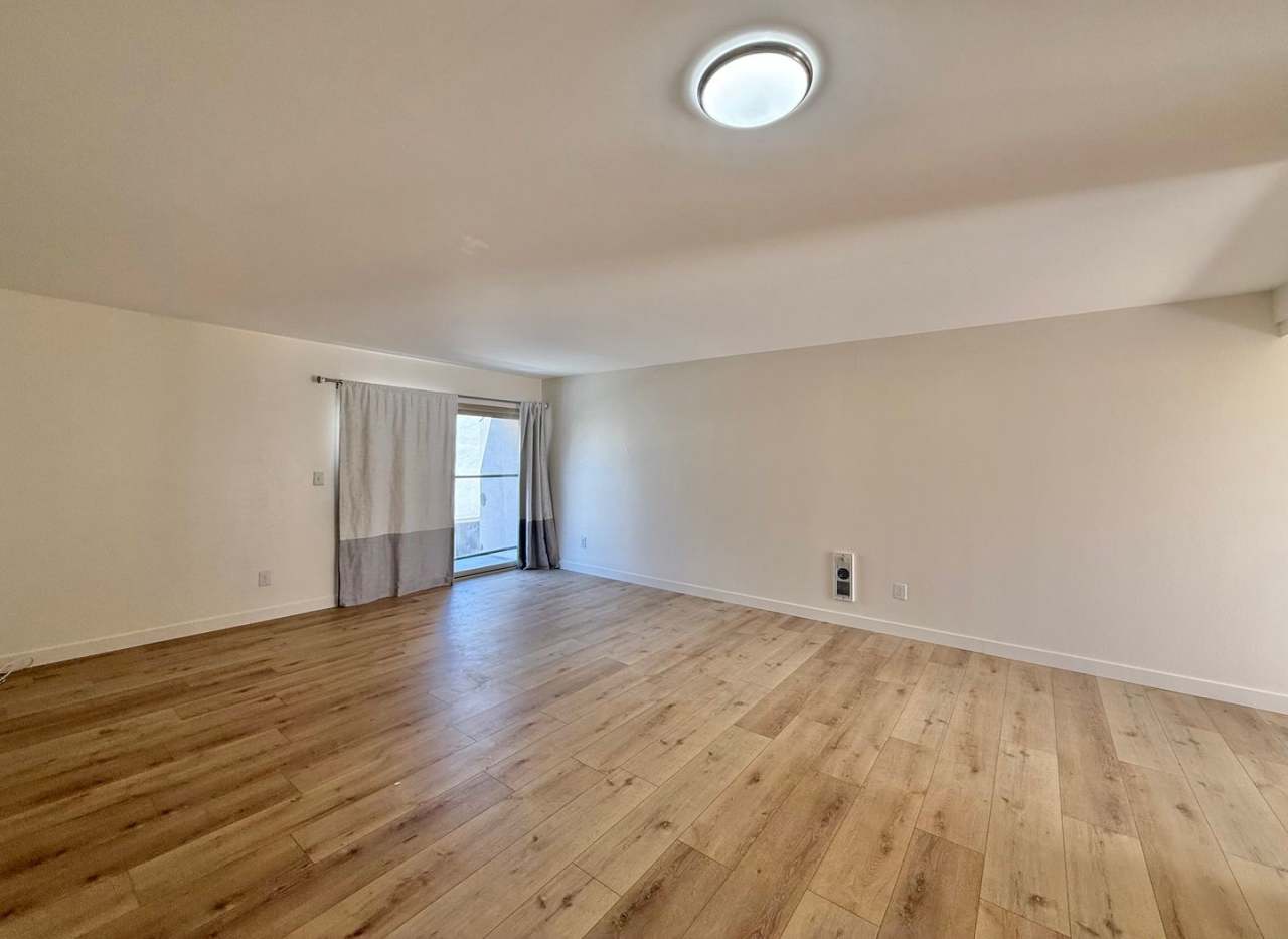 3 Bedroom Condo in Clairemont!! Near Beaches and UCSD!