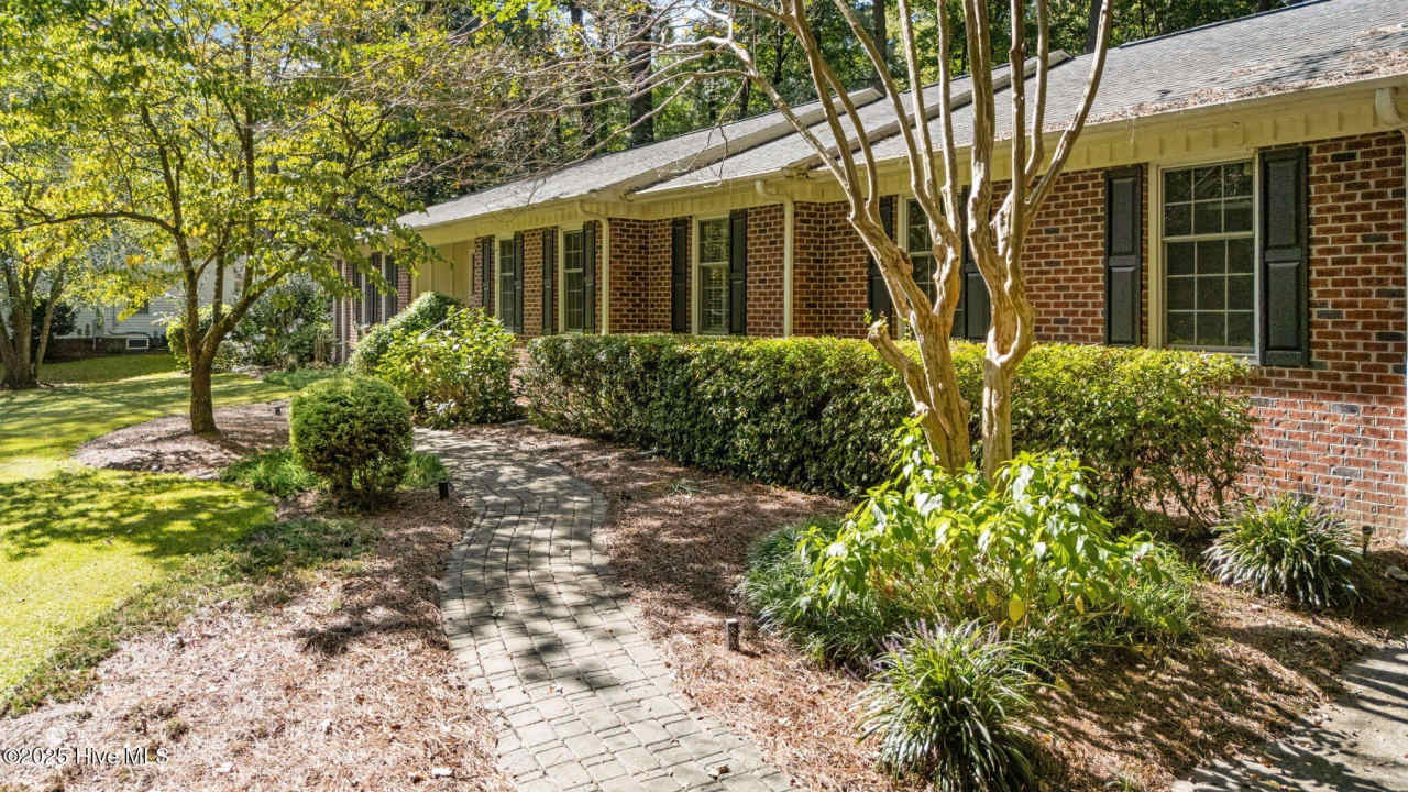 202 King George Road