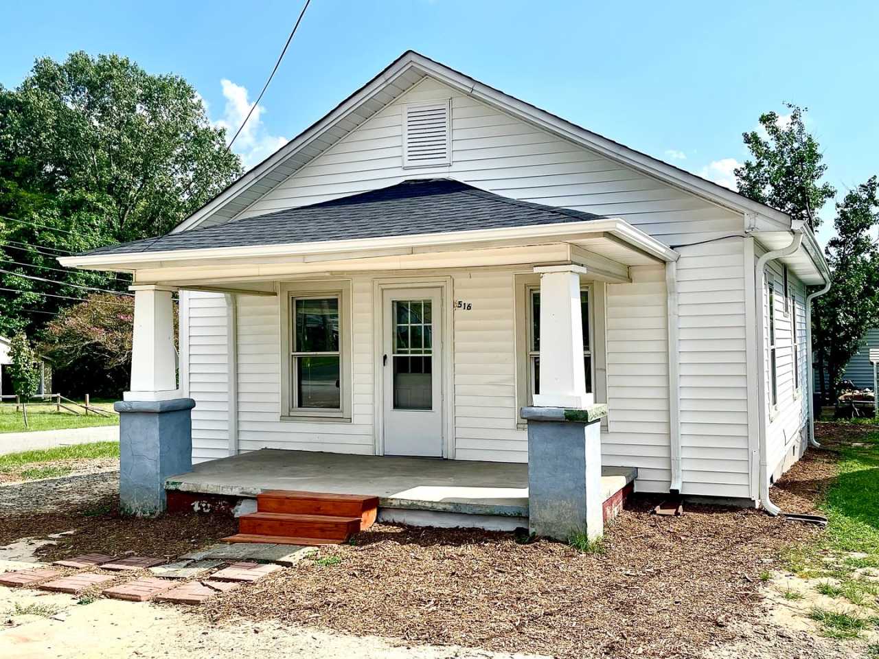 Two bedroom, 1 bath house in Durham