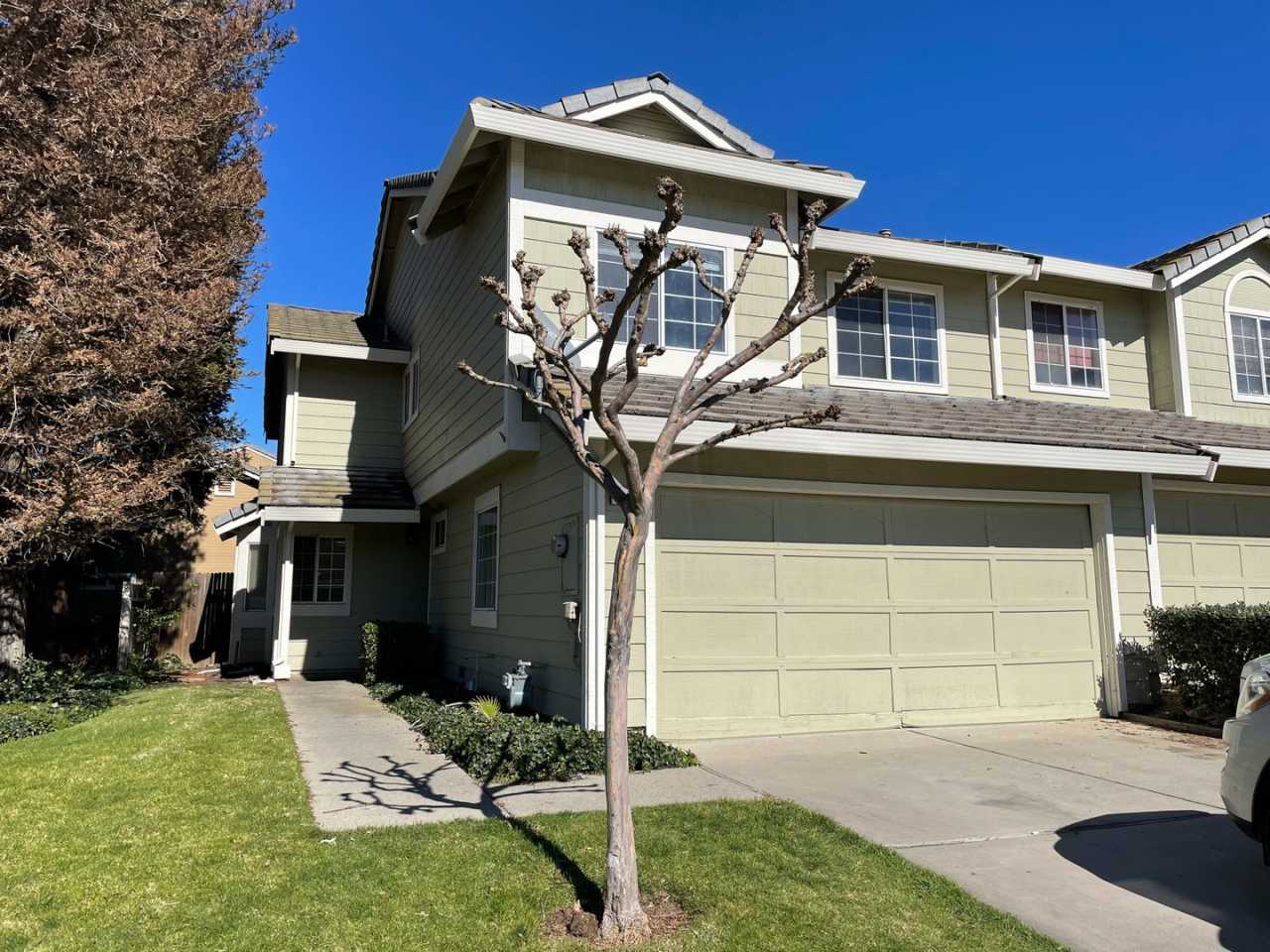 Beautiful 2 story home in Wonderful Pittsburg Marina Area