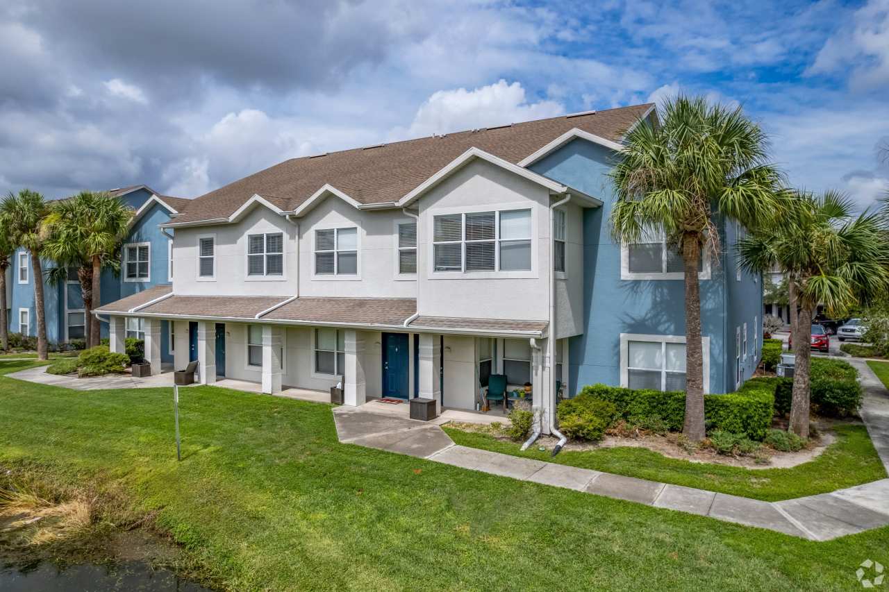 Calais Park Apartments