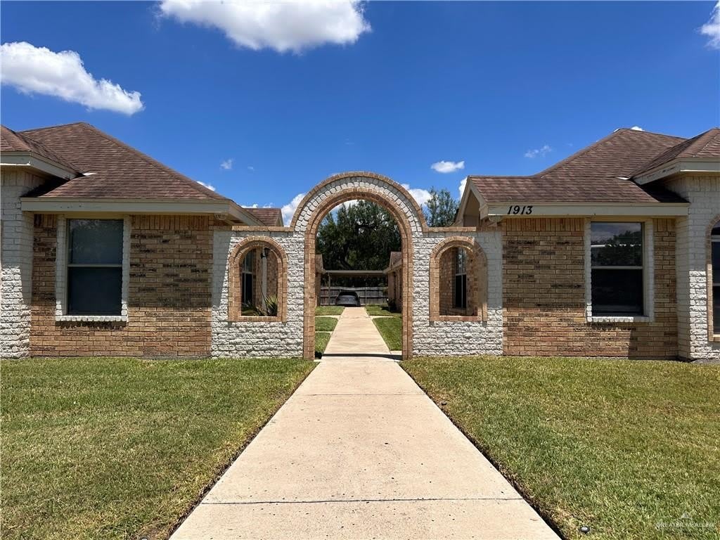 1913 W Western Drive