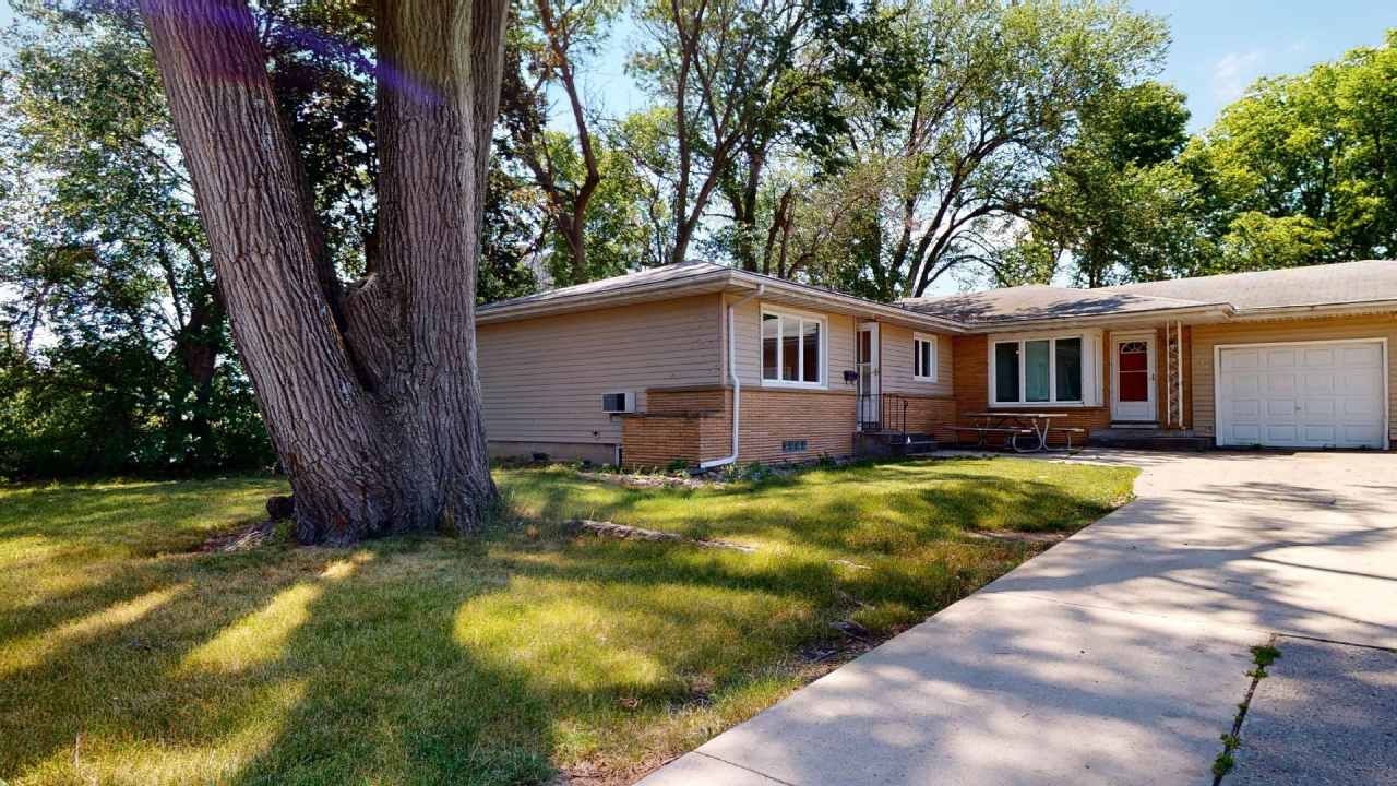 Great Duplex on Campus - Available August 1st