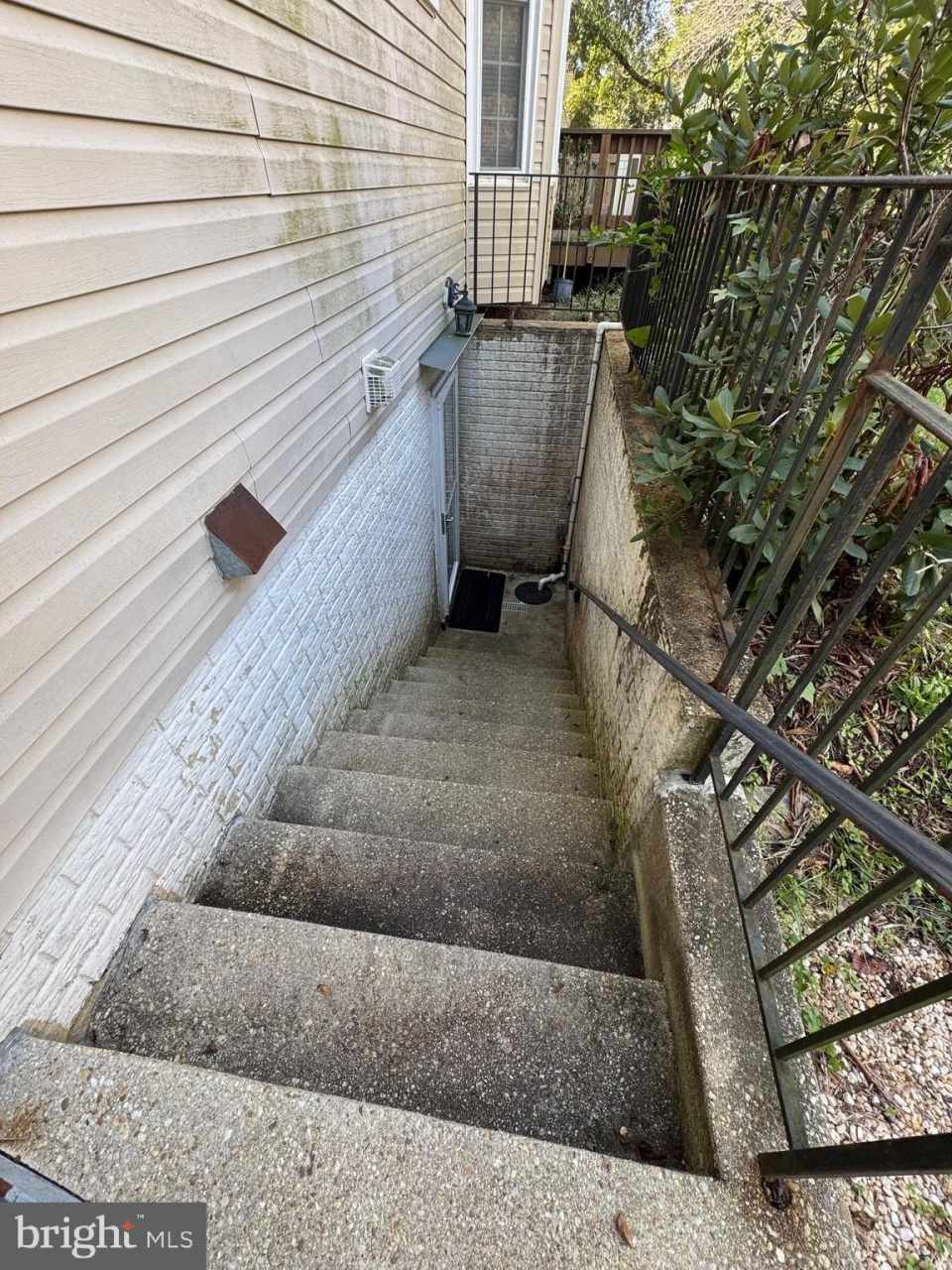 2602 AINSWORTH Terrace unit: Basement