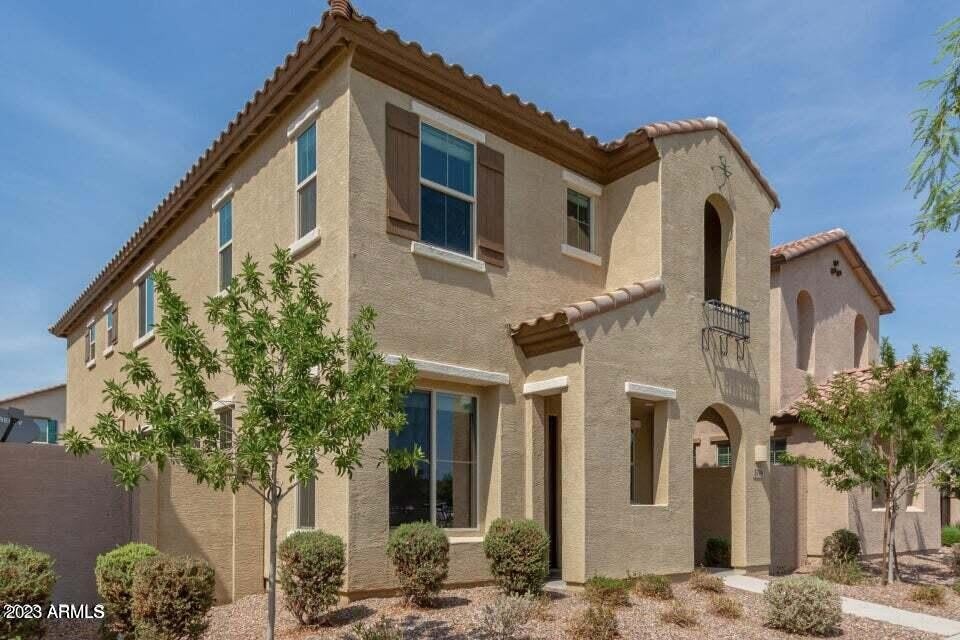 3749 E DOGWOOD Drive