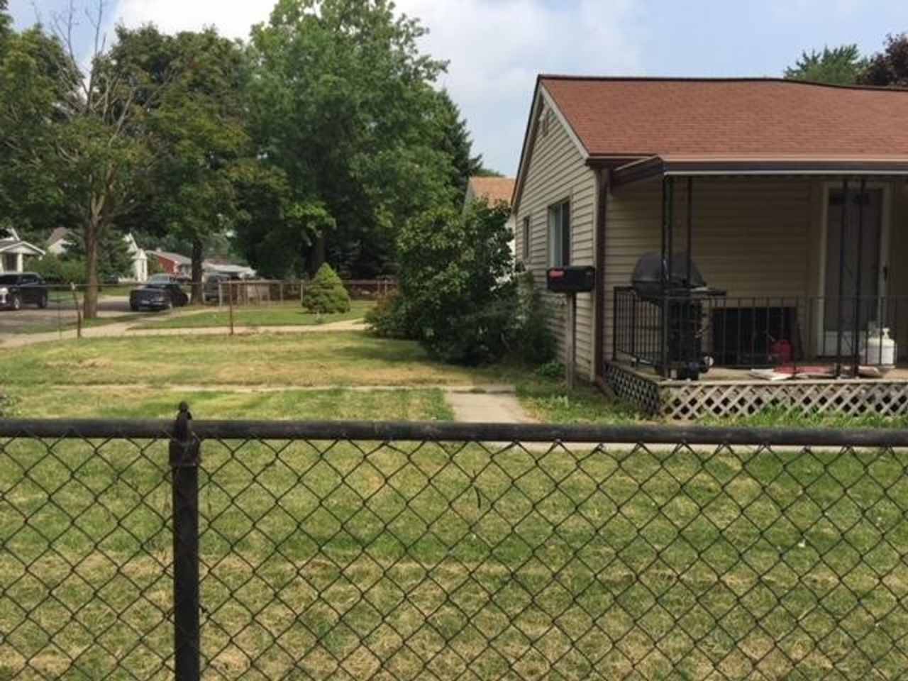 2 Bedroom Home In Hazel Park