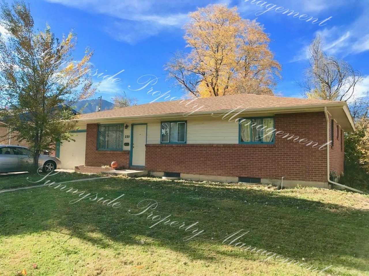 AVAILABLE NOW! 4 Bedroom Ranch home in Martin Acres