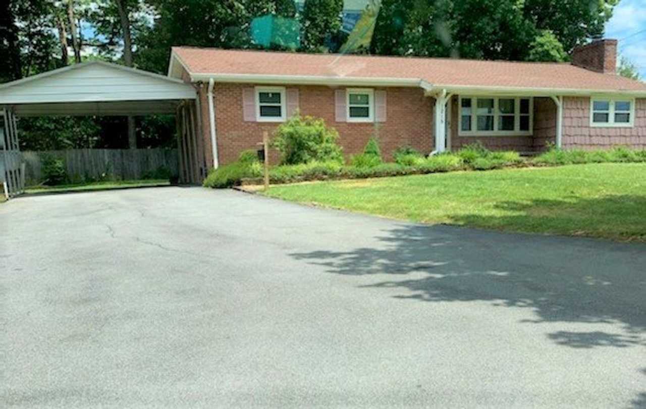 3 Bedroom / 2 Bath Brick Home Jonesborough, TN