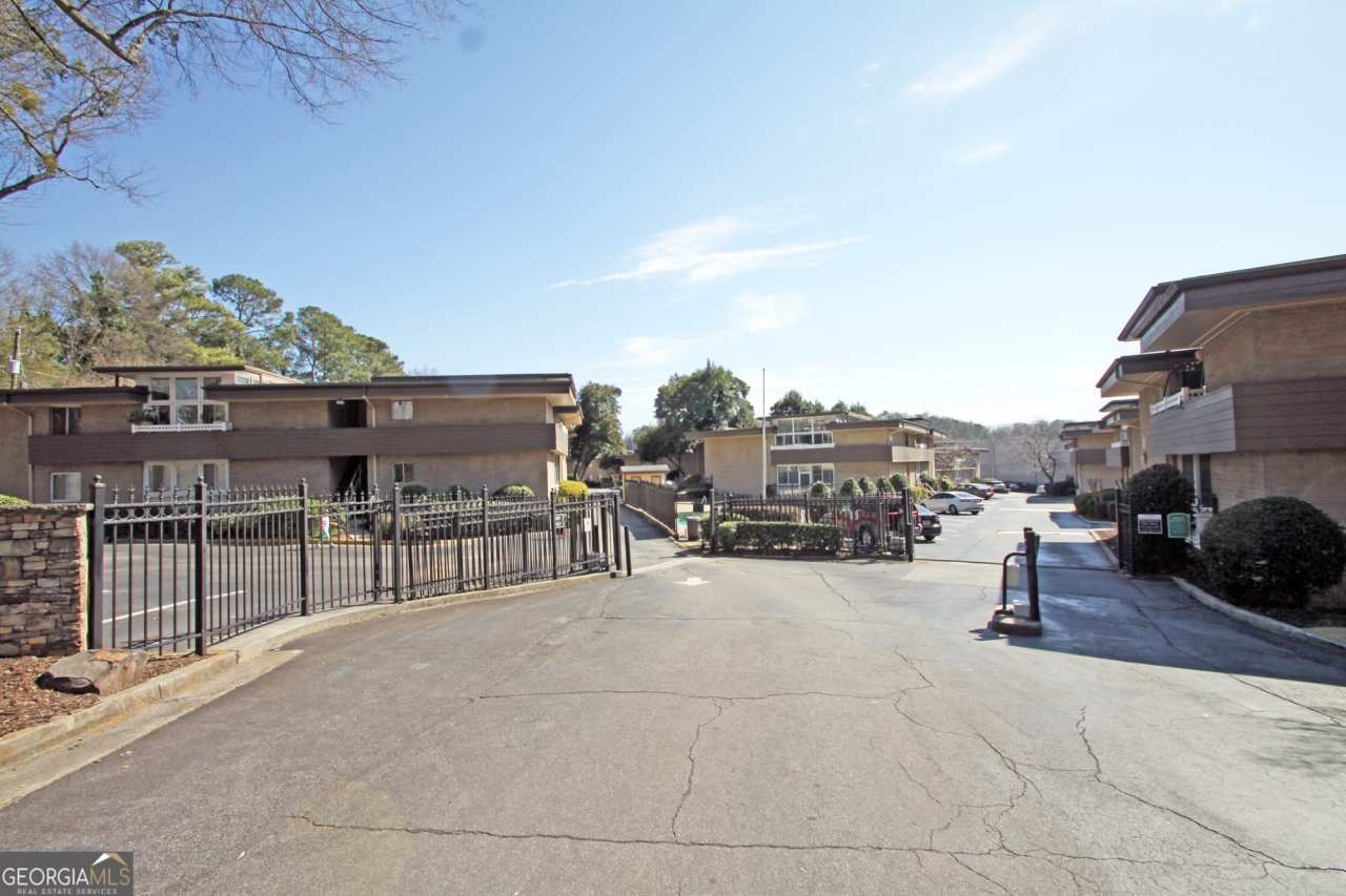 346 Carpenter Drive #7