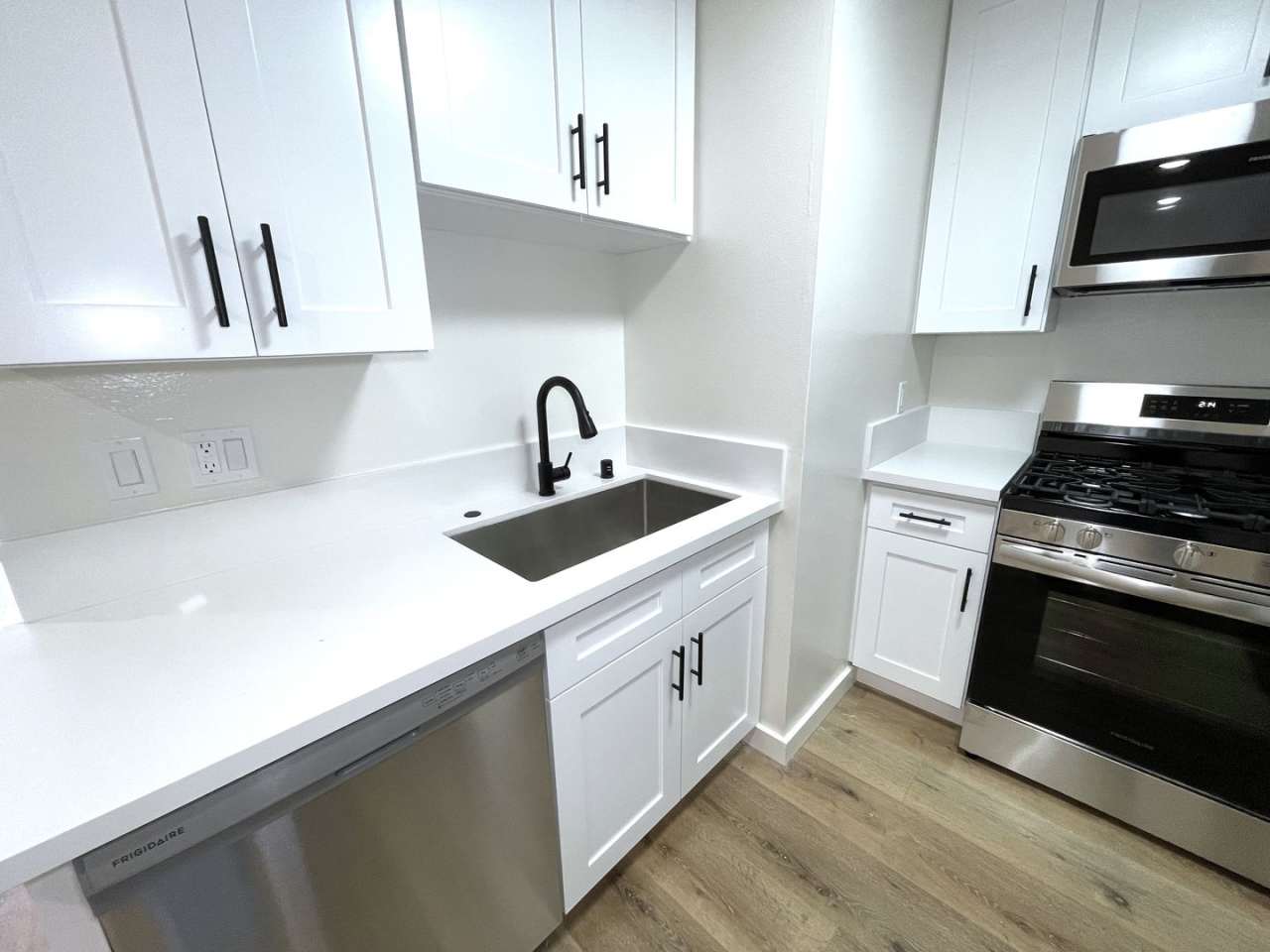 3568 Mentone/10425 Tabor