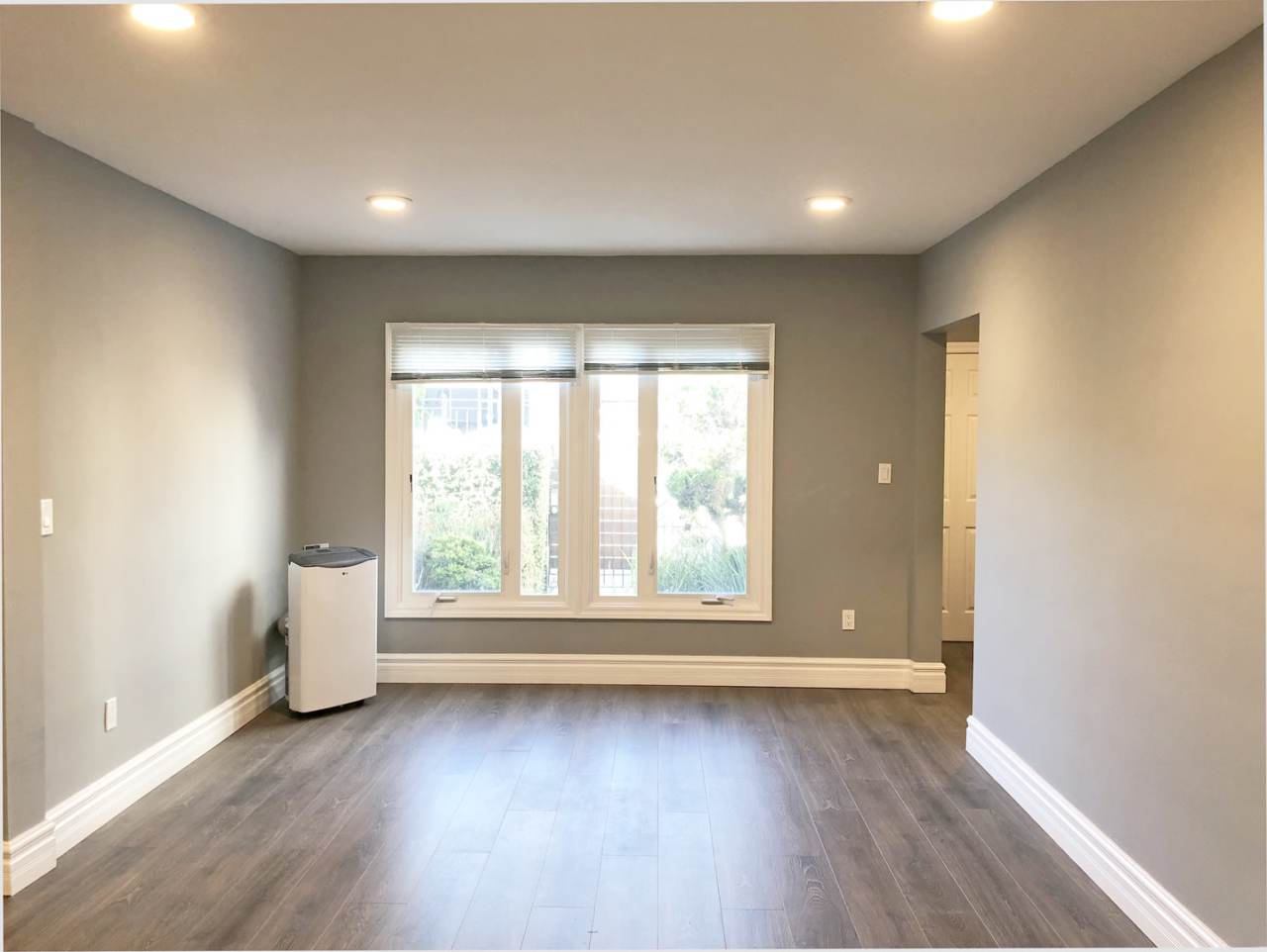 402 S Robertson - Luxury Apartments