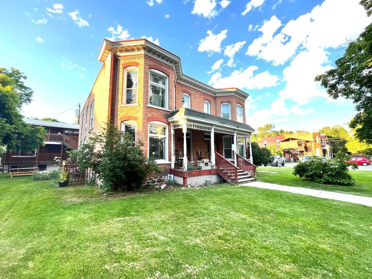 Newly Renovated Studio in the Hip Strip!