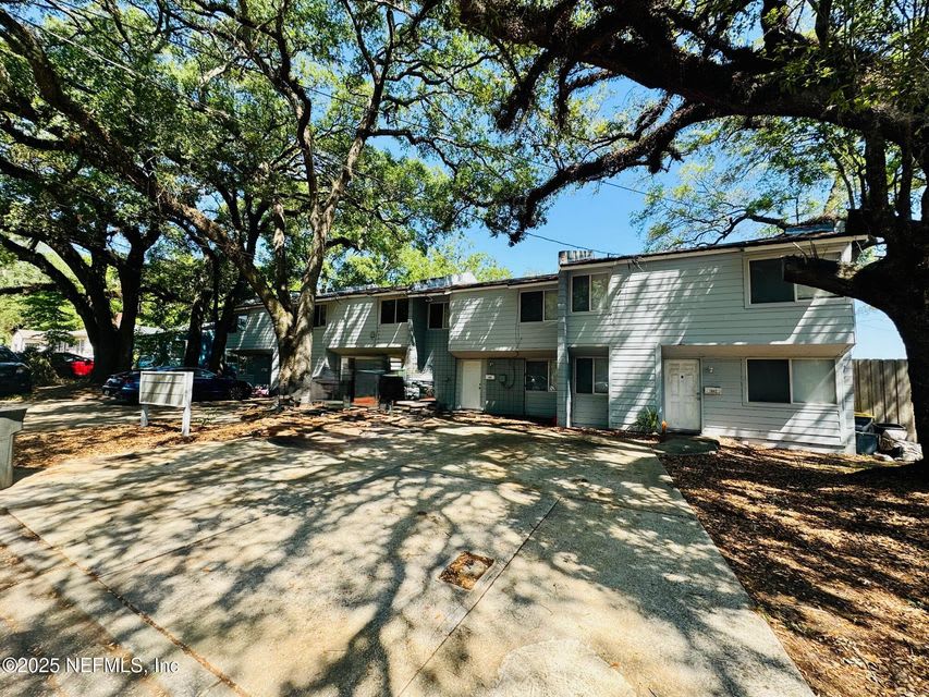 1643 East 16th Street