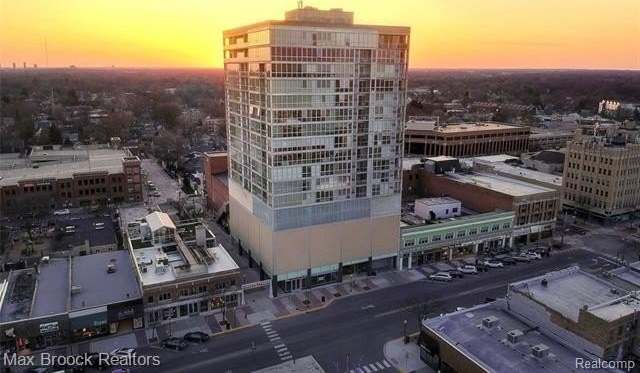 432 S WASHINGTON Avenue