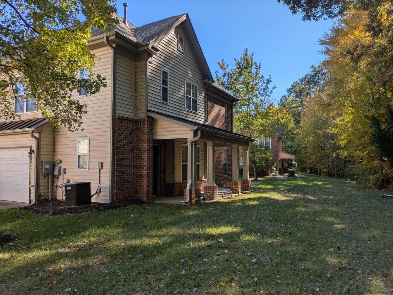 Charming 2BR Townhome in Raleigh