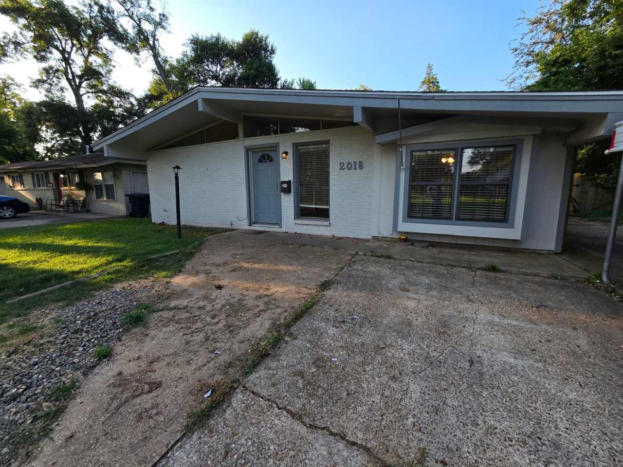 3 bedroom 1.5 bathroom--Shady Grove Neighborhood