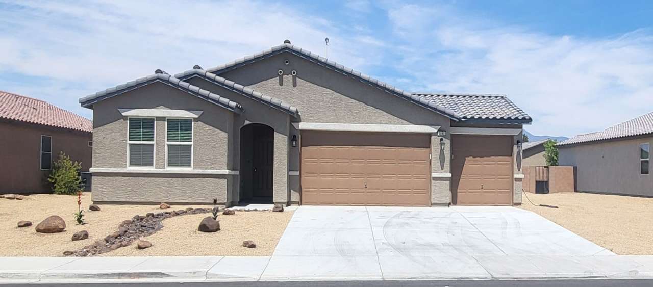 TESORA PAHRUMP - E. Summit Avenue