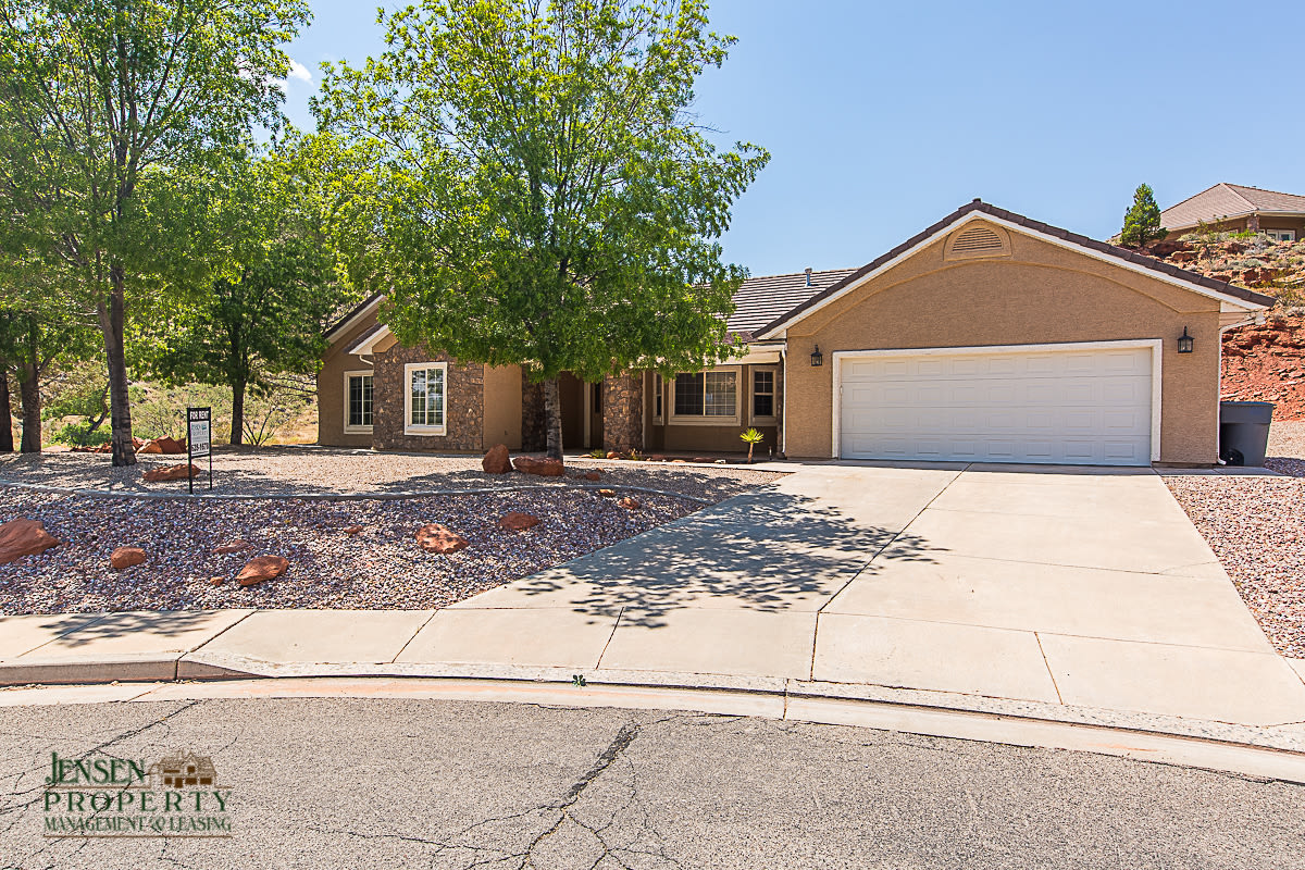 Spacious Four Bedroom Home-RV Parking