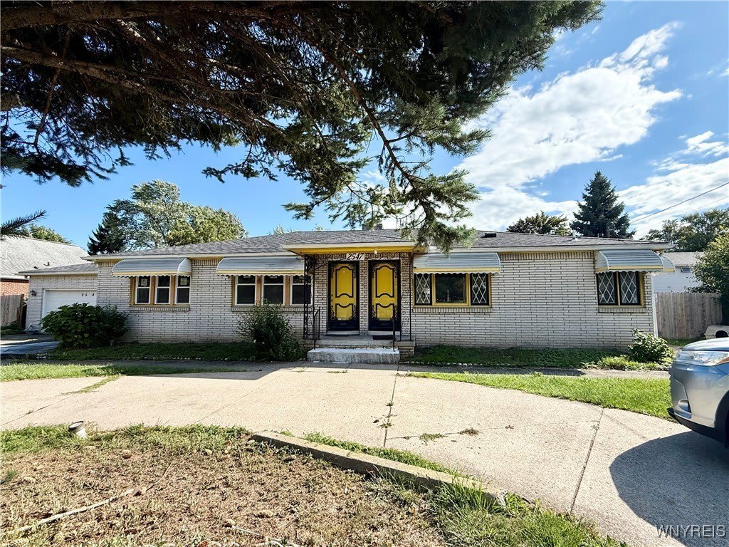 2547 William Street unit: Left