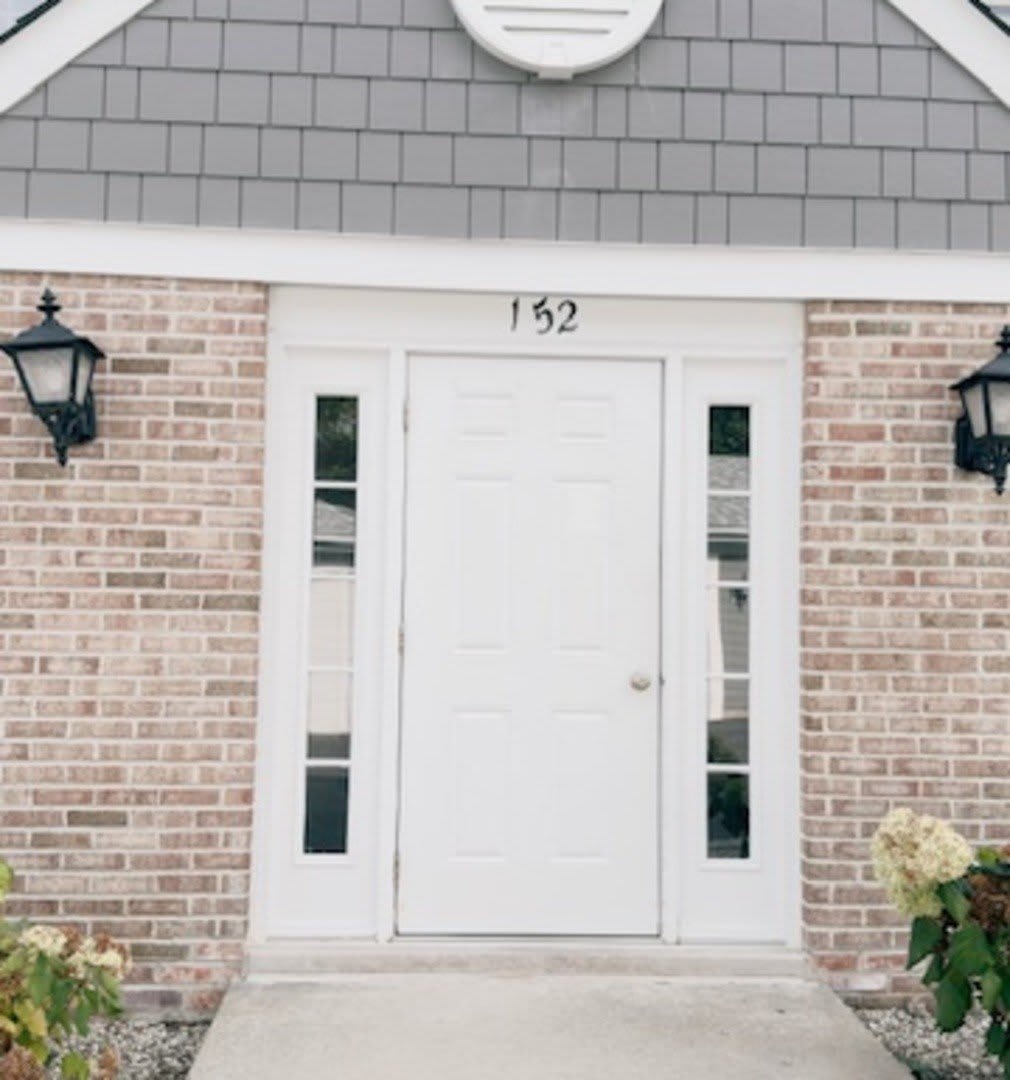 152 E Winchester Road