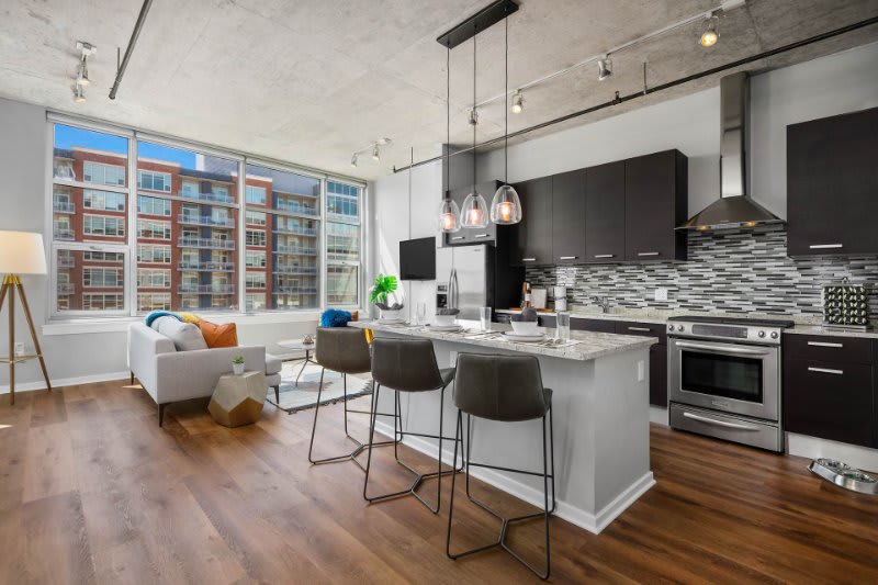 283 West Roosevelt Rd.