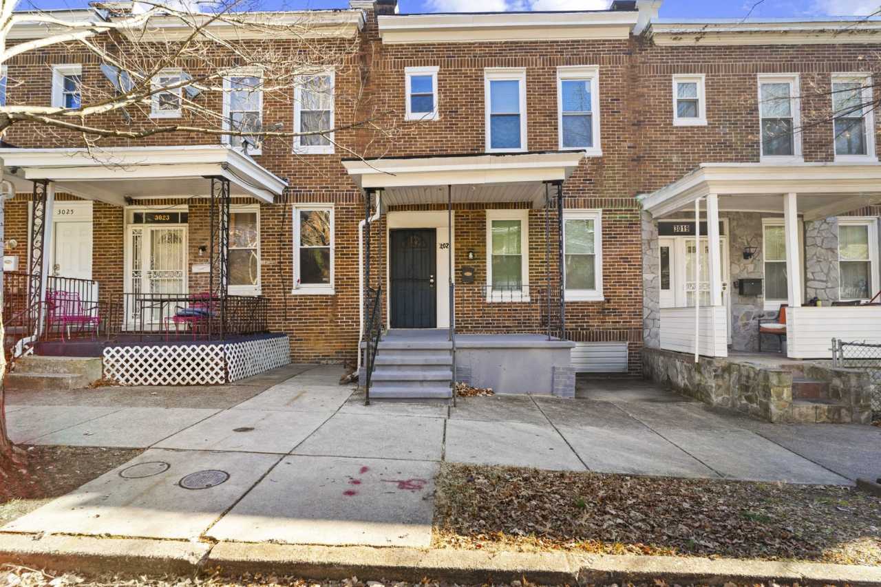 Spacious 3-Bedroom/1-Bathroom home with Modern Amenities in East Baltimore!
