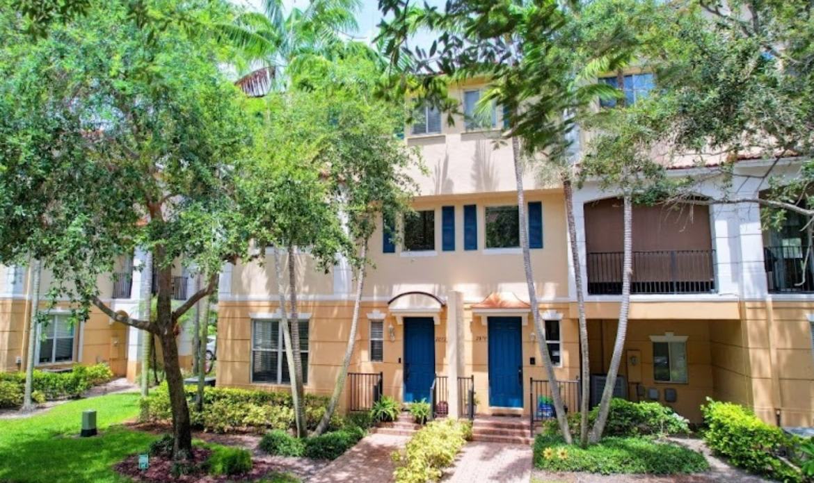 2866 South Oasis Drive