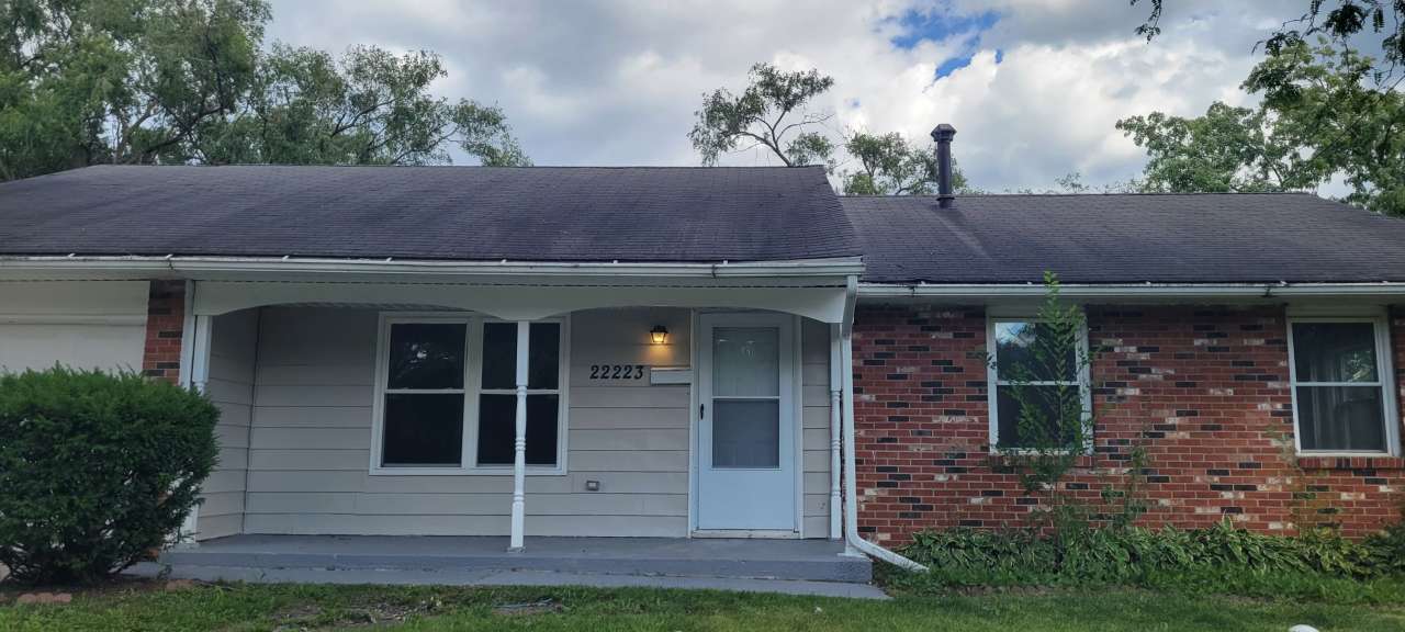 22223 Karlov Ave