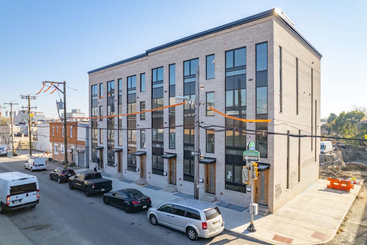 2460 Dickinson Street