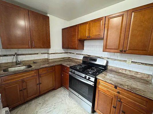 2851 Valentine Avenue