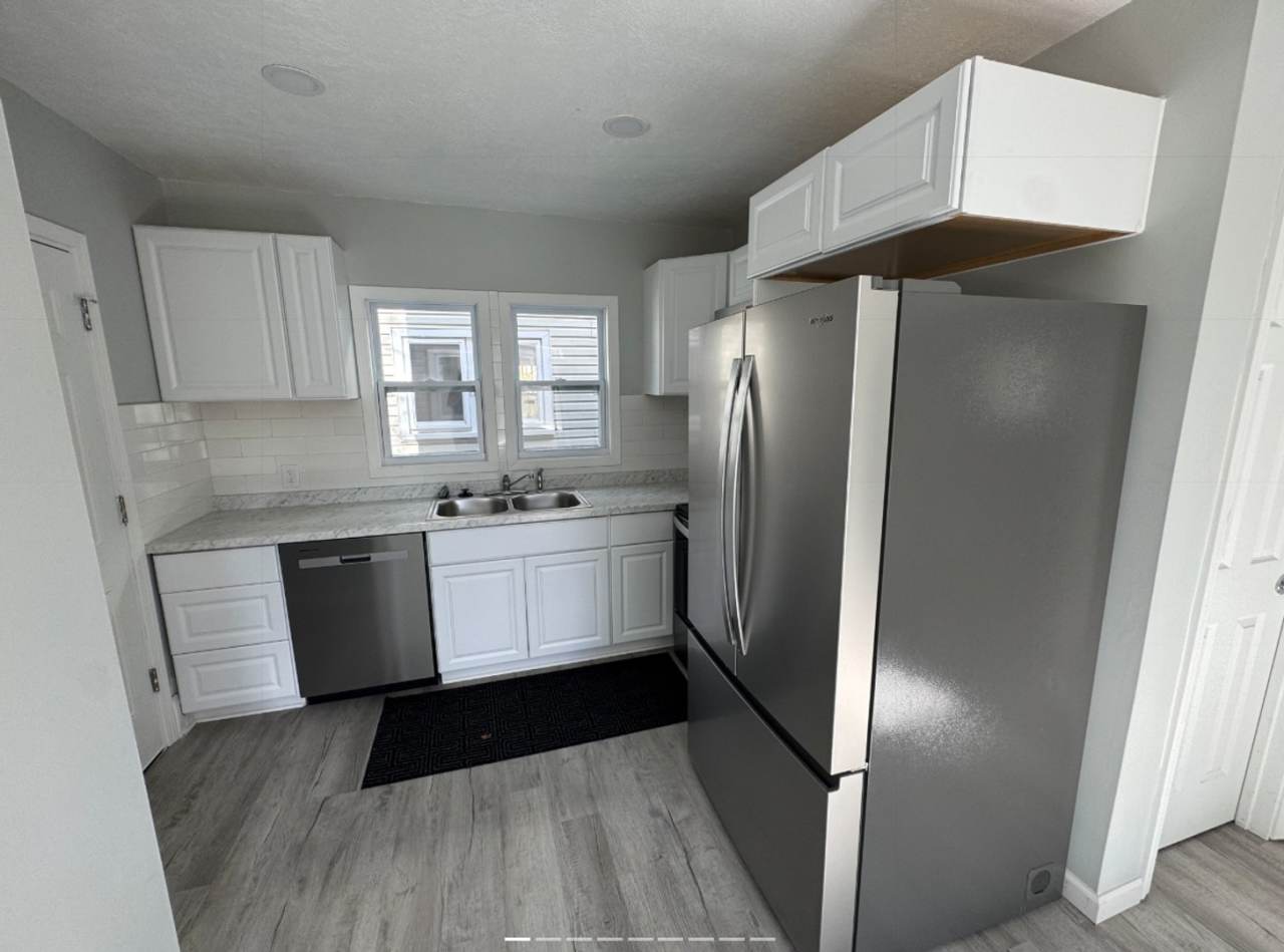 Single Family Home 4 beds 1 bath Available Now!