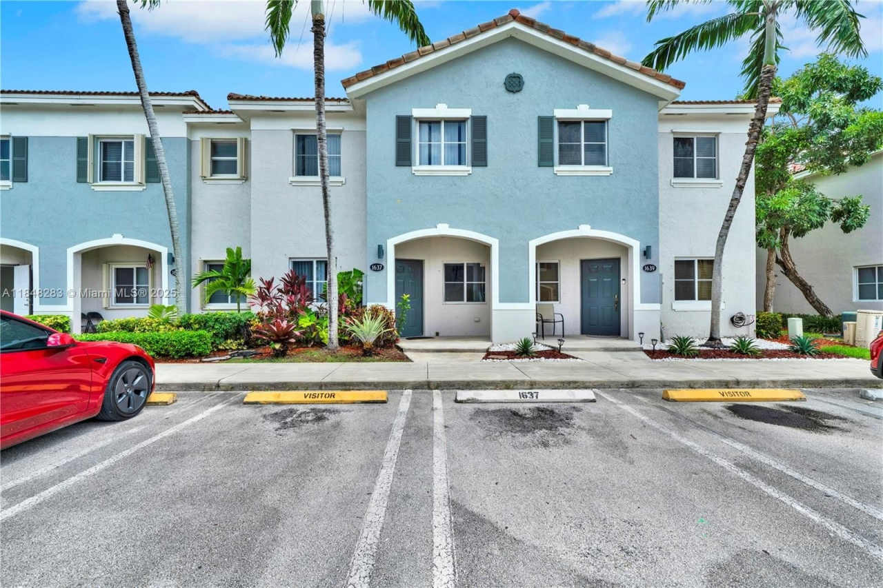 1637 SE 30th St