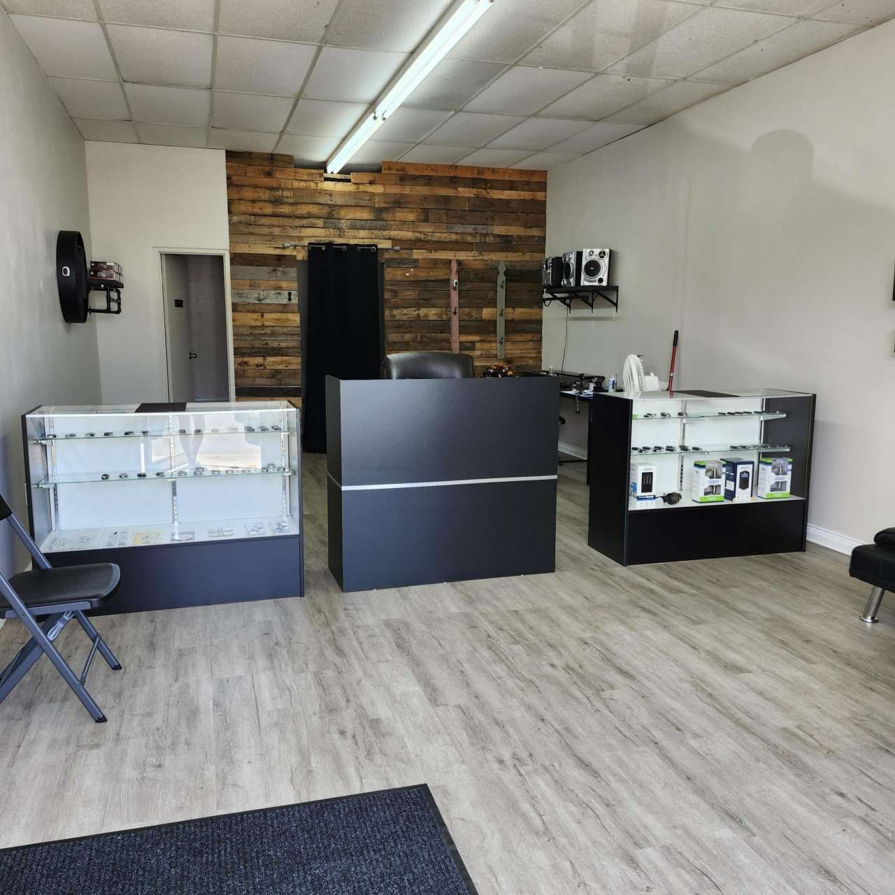 1 NW Holmes Boulevard