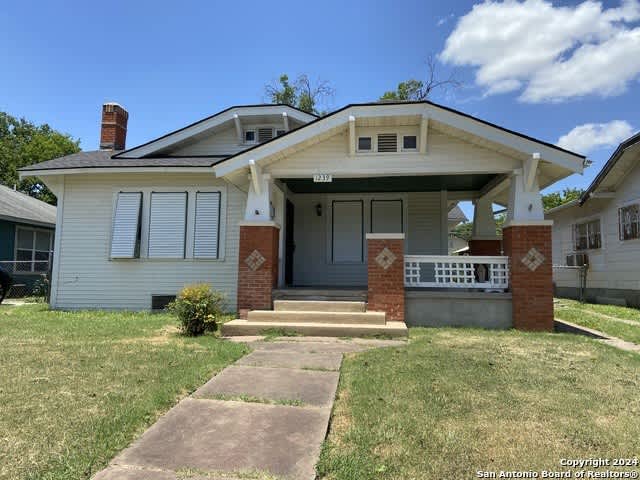 1239 E HIGHLAND BLVD