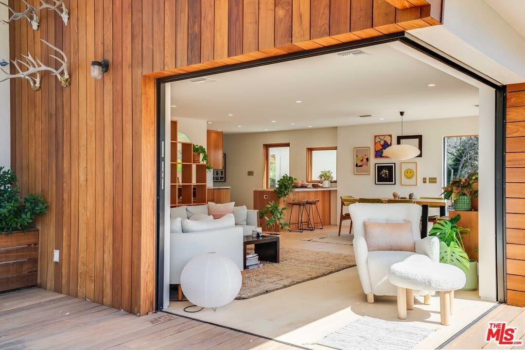 2508 Topanga Skyline Dr