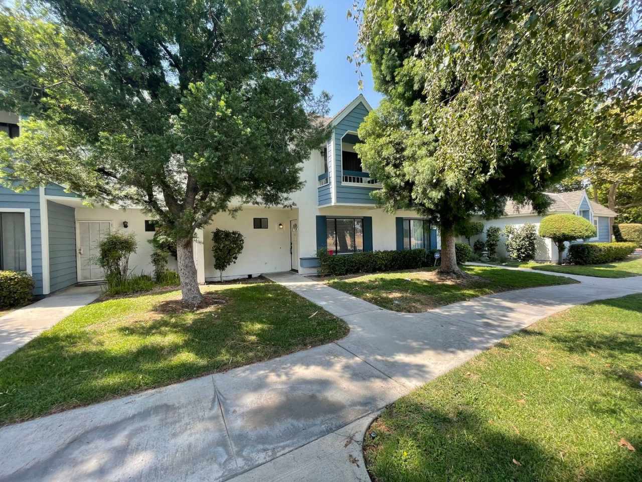 Modern Three Bedroom Three Bathroom Home in Redlands!