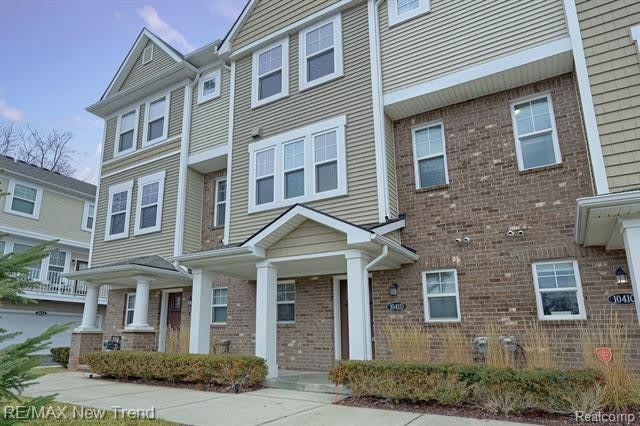 1041 N SHERMAN Drive