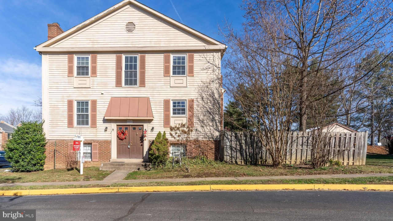 8031 SLEEPY VIEW LANE