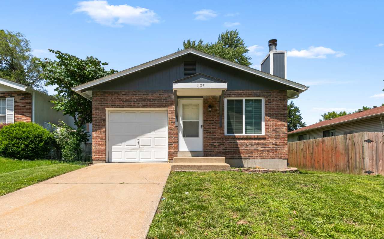 1127 Maple Ave