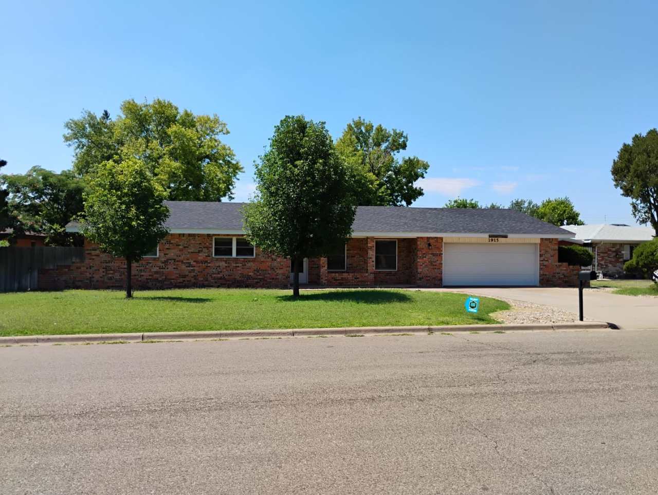 Beautiful 3 Bedroom Home, Zia School District!