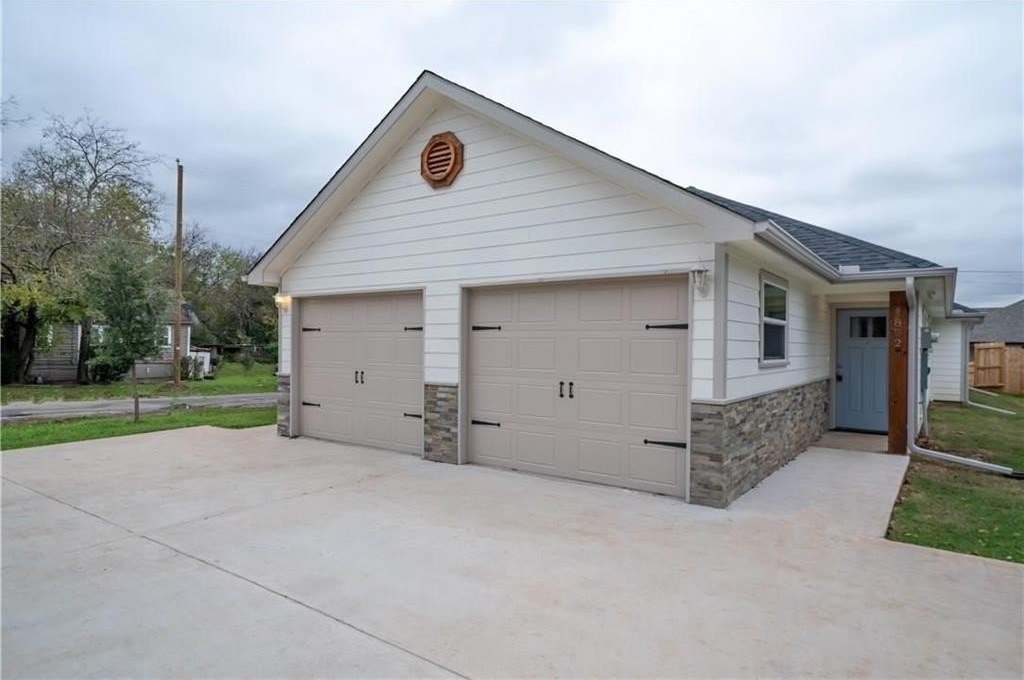 800 N Throckmorton Street